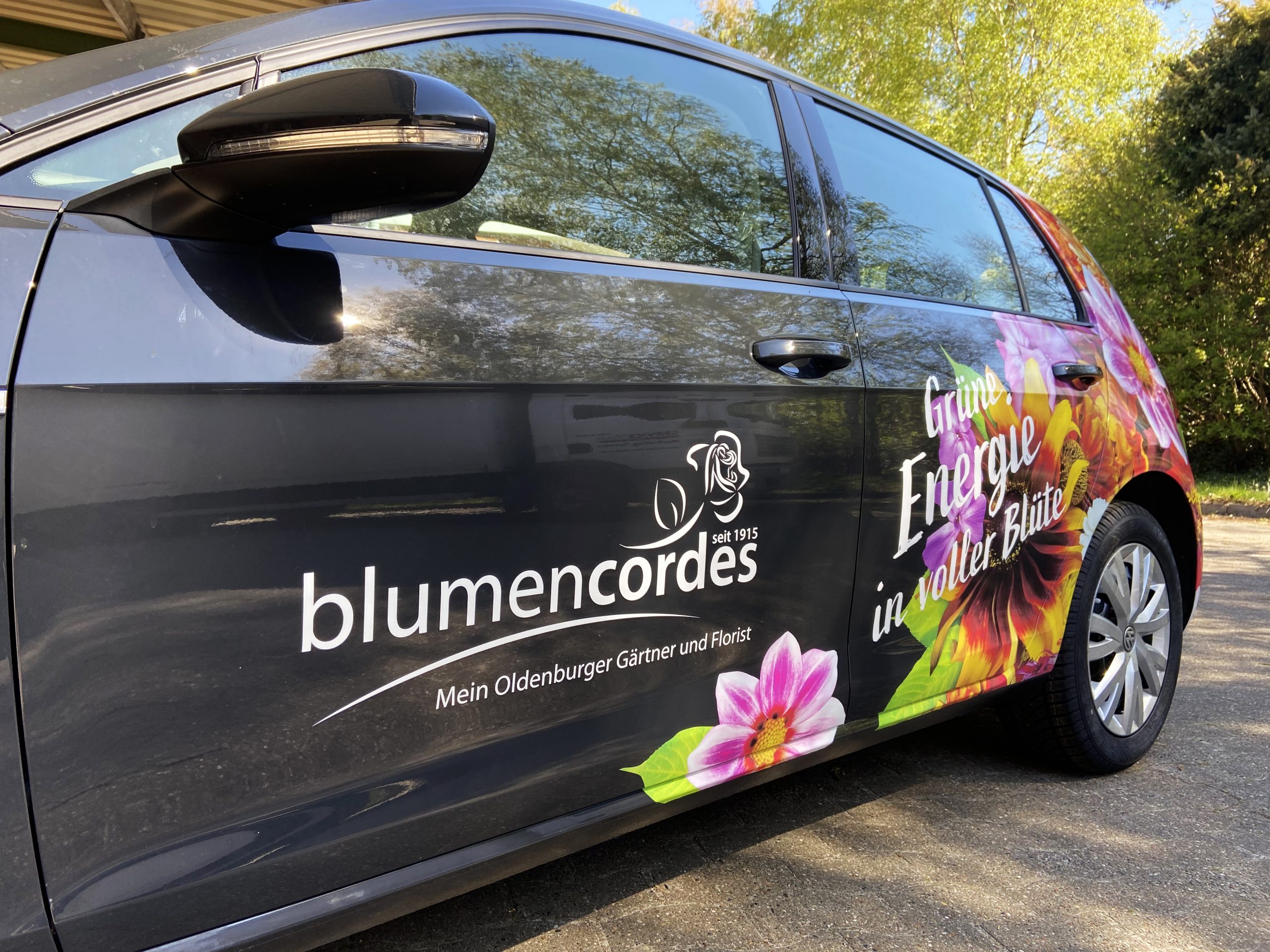 Blumen Cordes Fahrzeug folieren